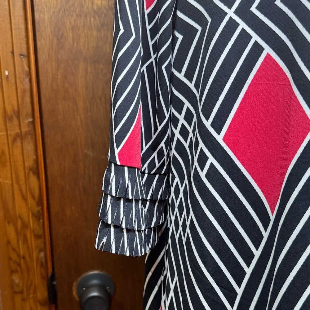 Alfani Black, White and Red Geometric Tunic Size M - Picture 2 of 6